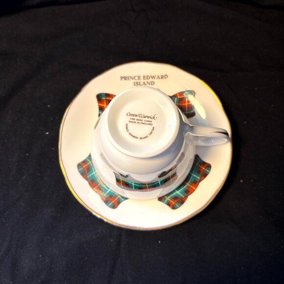 Crown Warwick China Cup and Saucer - Prince Edward Island - Picture 4 of 4